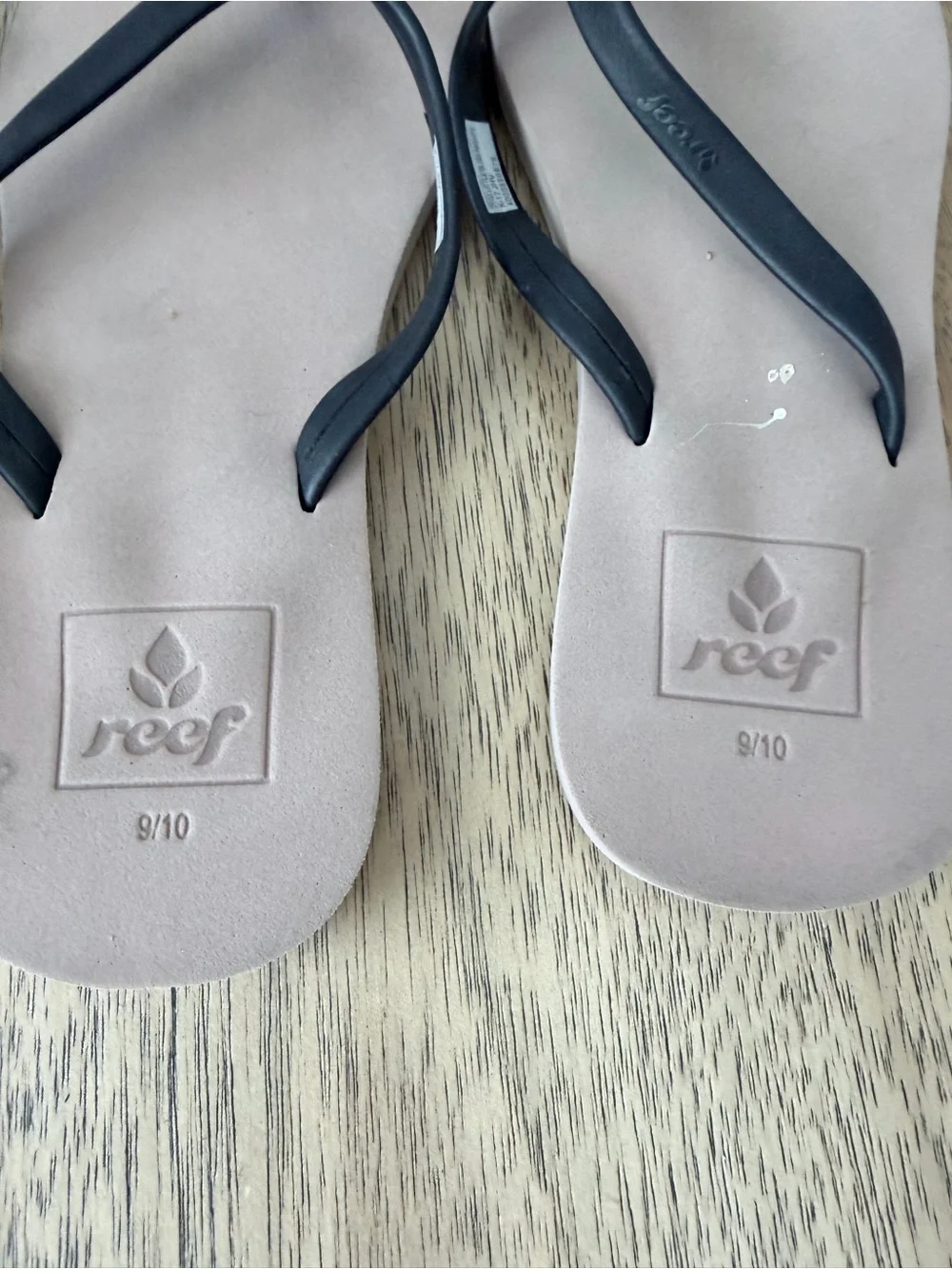 Reef Kids Beige Footbed Flip Flop Duo with Pink Glitter and Black Straps 9/10